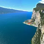 Campione Ora By Gardadomusmea * Campione del Garda
